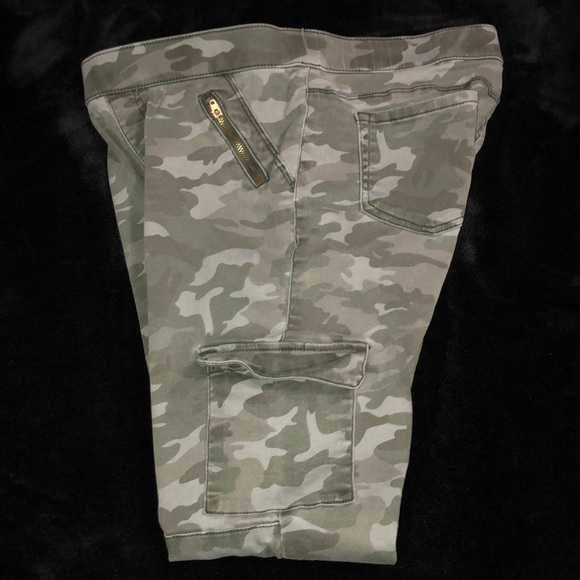 Justice “Camo” Cargo Jeggings - Picture 4 of 6